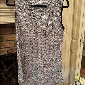 Women's Black and White Sleeveless Top